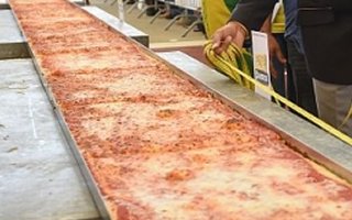 2015 World's Largest Pizza