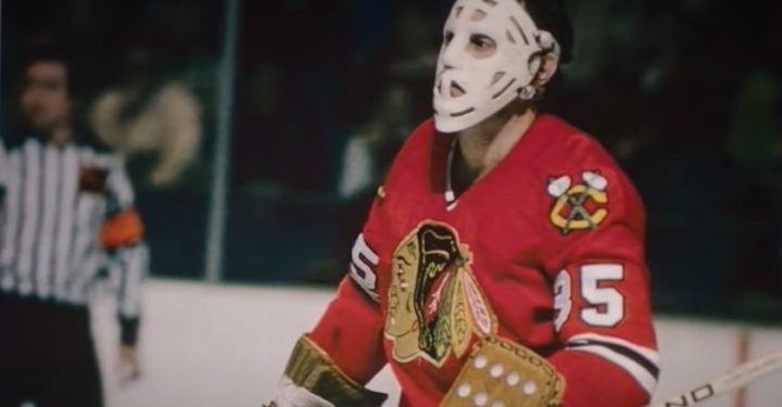 Hall of Fame Chicago Blackhawks goalie Tony Esposito dies at age